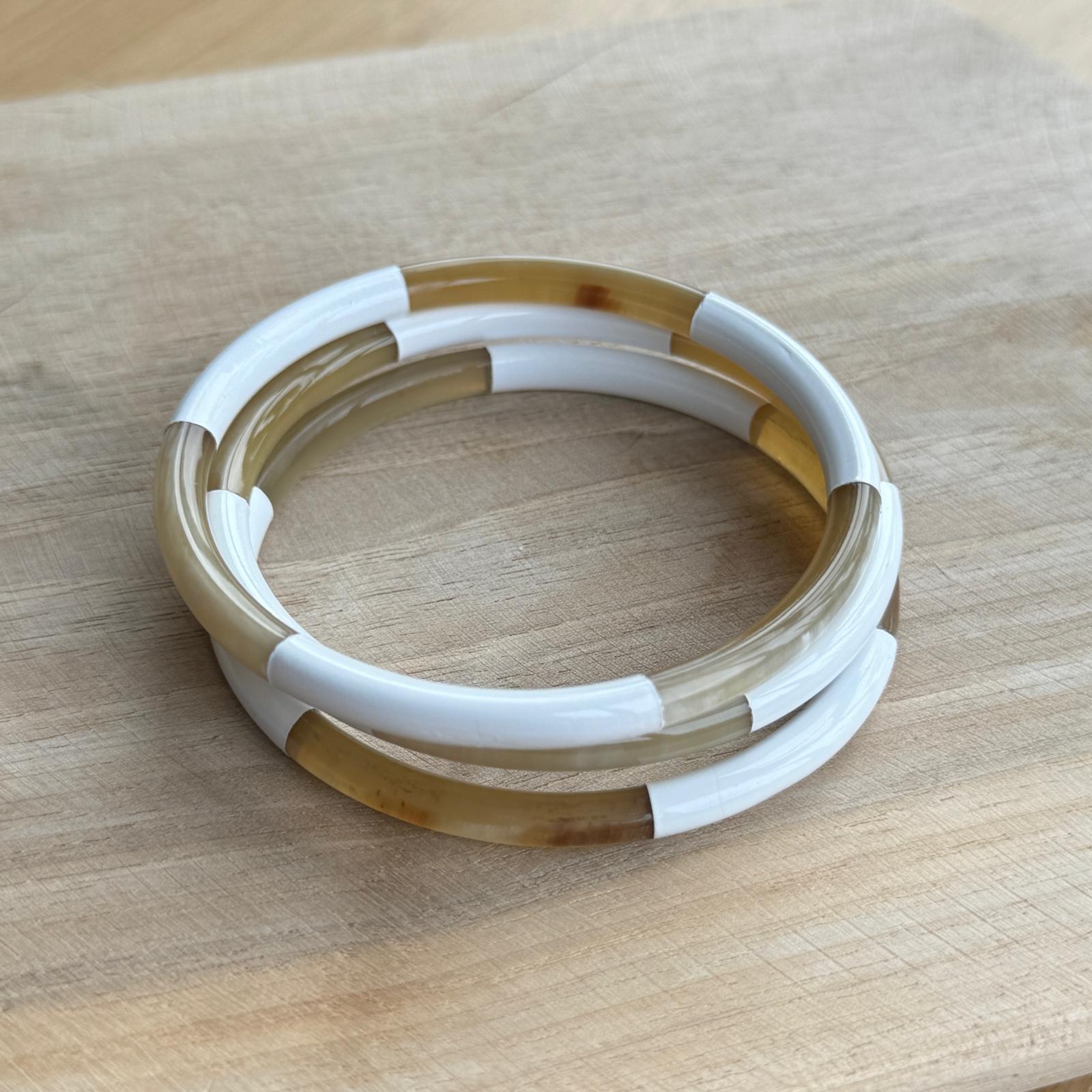Bracelet, corne de buffle, laqué, blanc, jonc