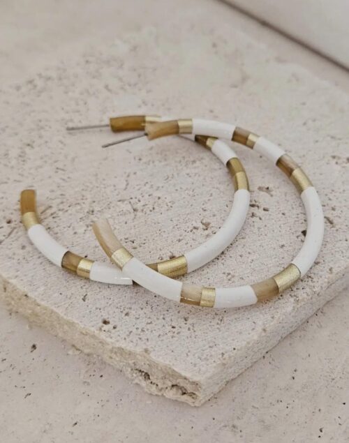 Boucles d'oreilles, corne de buffle, laqué, blanc, jonc, crème, doré, large