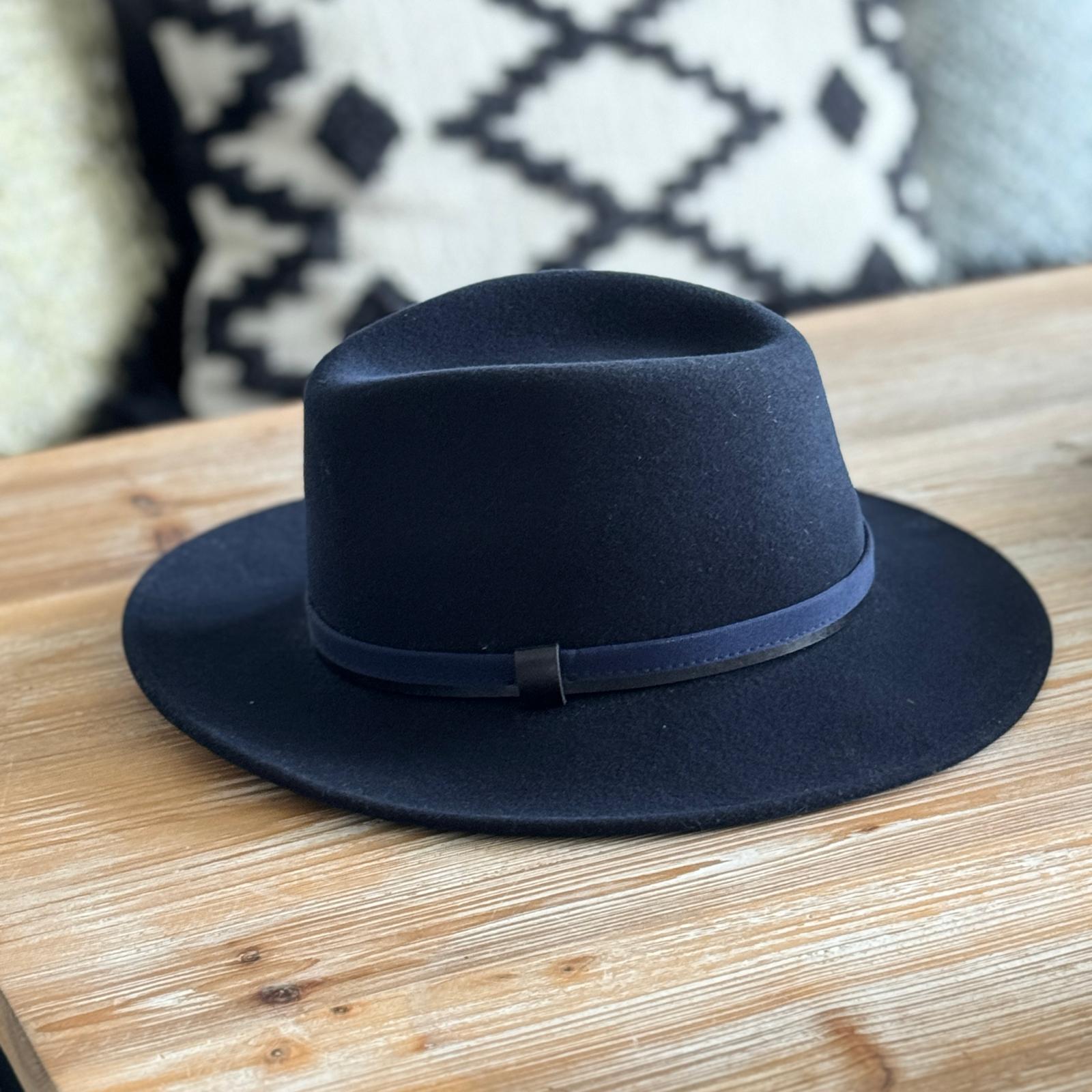 chapeaux, laine, bleu marine