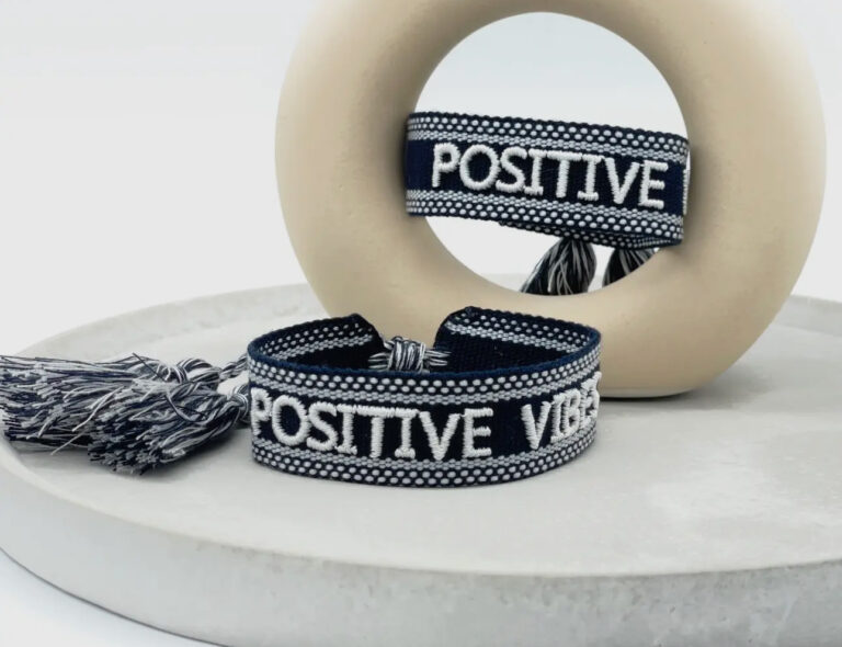 Bracelet, mantra, tissu, positive vibes