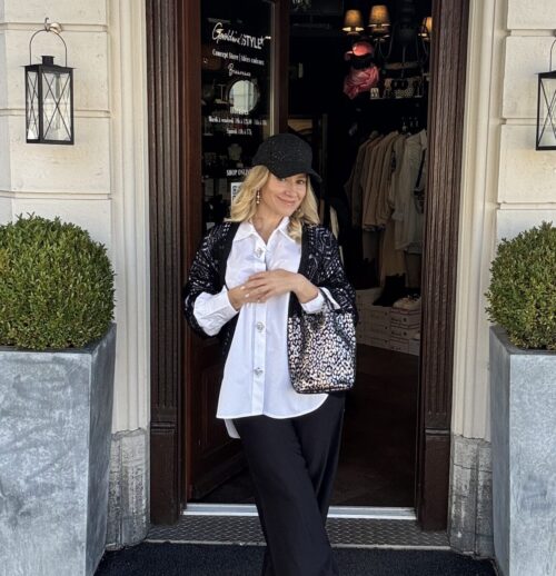 Casquette à paillettes ajustable, brillante et tendance, parfaite pour un look audacieux et fun.