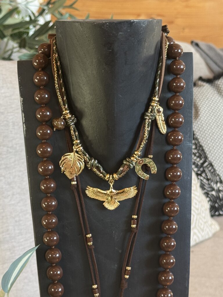Colliers marrons "Cheyenne" dans un style bohème chic – Image 2